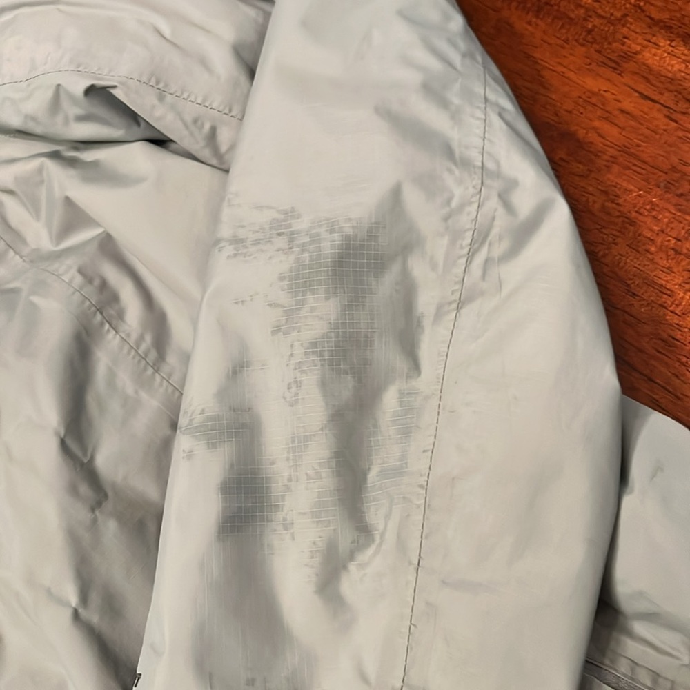 The North Face Women's Gray Hooded Jacket Raincoat Size Large - Picture 4 of 11